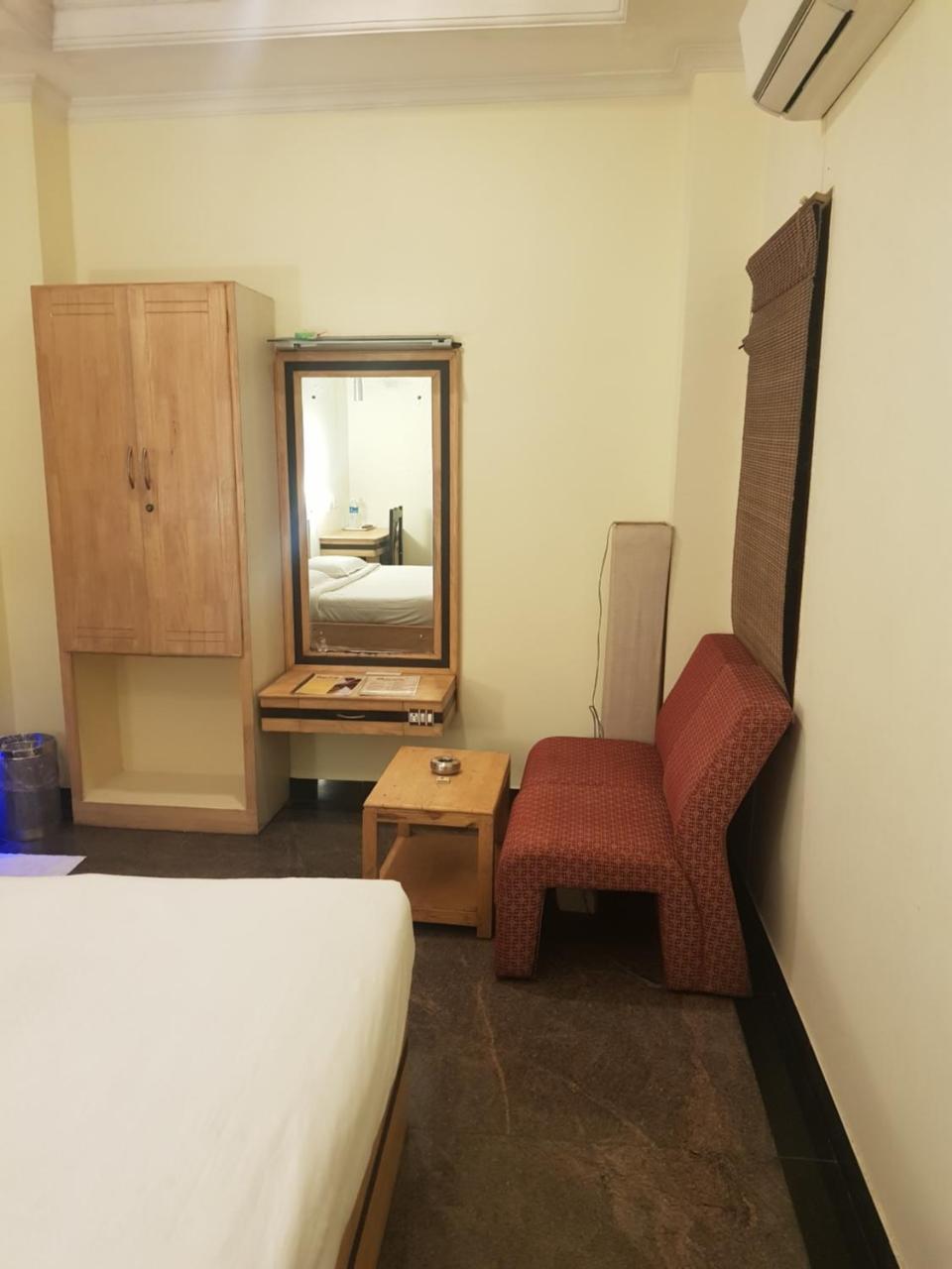 P R Pride Inn Pondicherry Ngoại thất bức ảnh